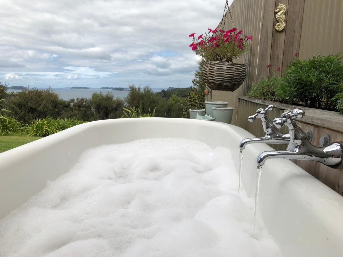 Kaka Ridge Retreat Luxury Cottage Tawharanui Exteriör bild